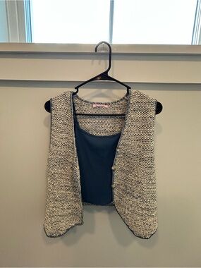 American Eagle Outfitters Tank bundled with a cream and Blue Knit Vest